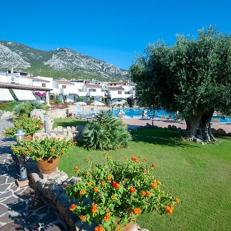 Nuraghe Arvu Hotel 4*